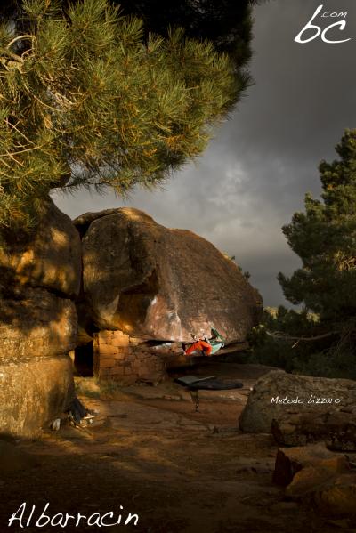 Ixi working on "Método bizarro"